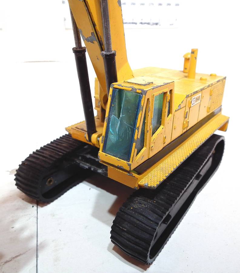 NZG 1:50 : Detailed  CAT 245 Digger Loader in Fair, Un-Boxed Used Condition.(GR)