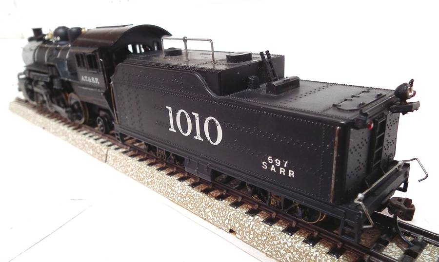 ROUNDHOUSE HO: Detailed Metal 2-6-2 AT&FS Steam Loco with Tender in Good Running Condition.(USA)
