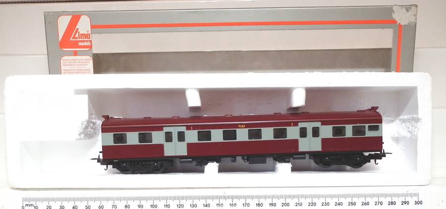 LIMA HO: SAR Suburban 3rd Class Passenger Coach in Like New Boxed condition(Italy)