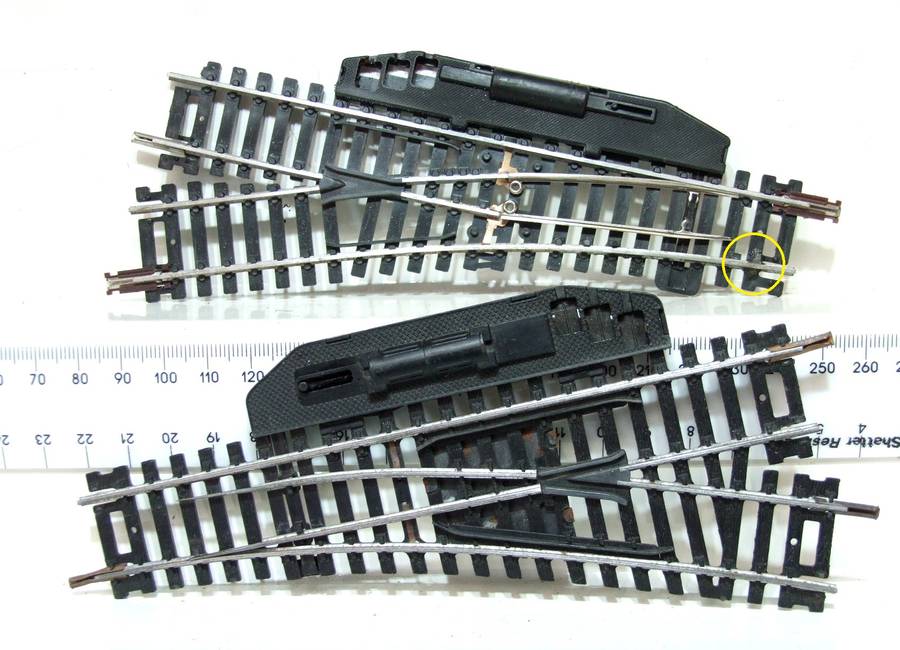 LIMA HO/OO: These Manual Steel Points LH + RH are up for Auction in Fair Used Condition.(Italy)