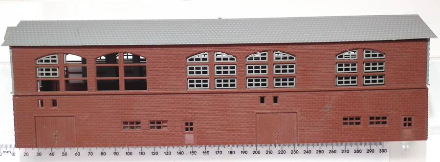 LIMA HO:  Incomplete Plastic Engine Shed in Fair Un-Boxed Condition.(Italy)