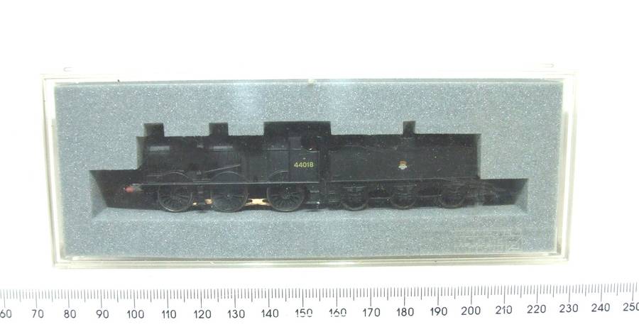 GRAFAR N:  Vintage All Metal 0-6-0 Steam Locomotive with Tender in SCRAP Boxed condition (Britain)