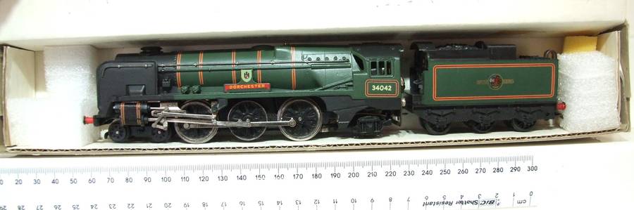 G&R WERNN OO: Vintage 4-6-2 Steam Locomotive with Tender in Like New Boxed Condition.(England)