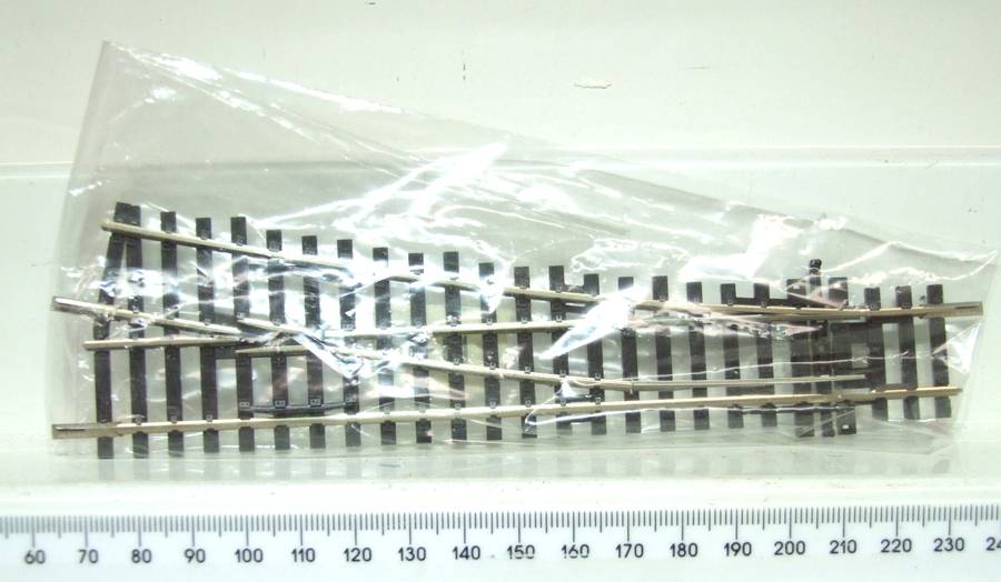 PECO STREAMLINE HO: This Right-hand Nickel Silver Manual Point is in Good Used Condition.(England)