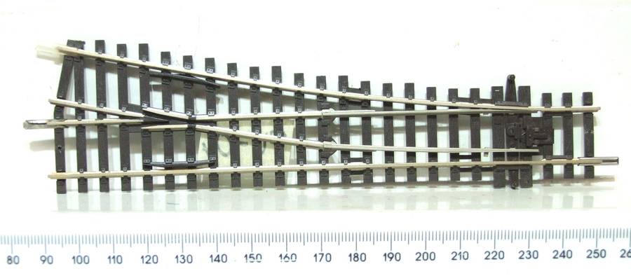 PECO STREAMLINE HO: This Right-hand Nickel Silver Manual Point is in Good Used Condition.(England)