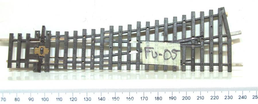 PECO STREAMLINE HO: This Right-hand Nickel Silver Manual Point is in Good Used Condition.(England)