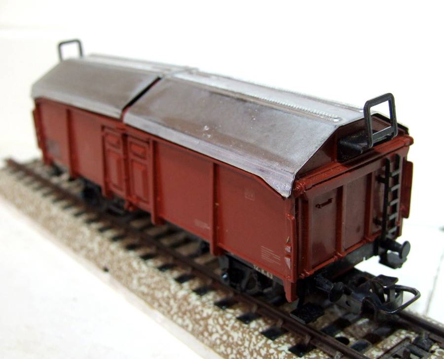 MARKLIN HO: Vintage `DB` Closed Freight Wagon in Fair Boxed condition (Germany)