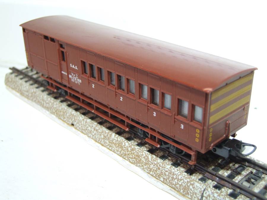 LIMA HO: SAR V8 Guards Van in Fair Used Condition(Italy)