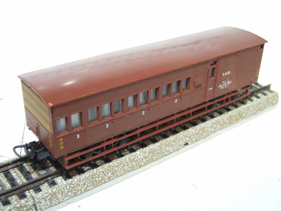 LIMA HO: SAR V8 Guards Van in Fair Used Condition(Italy)