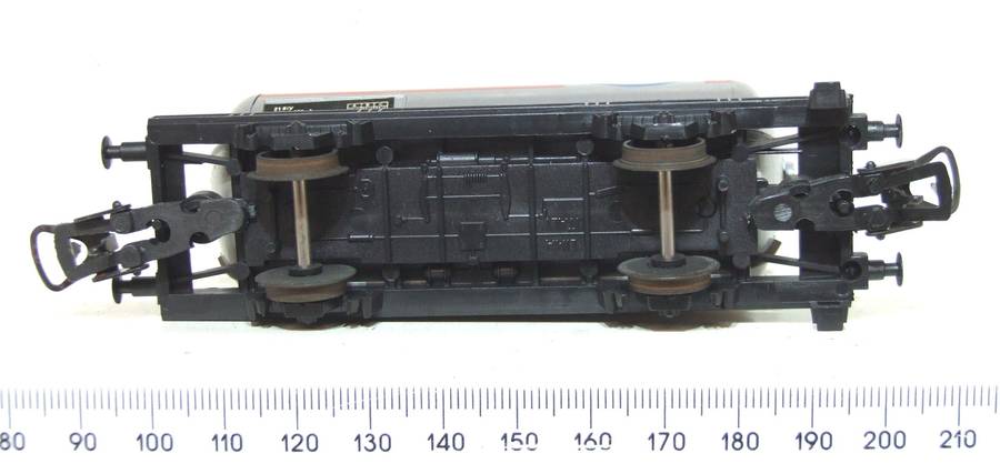LIMA HO: Vintage ESSO Tanker Wagon in Very Good Boxed Condition (Italy)