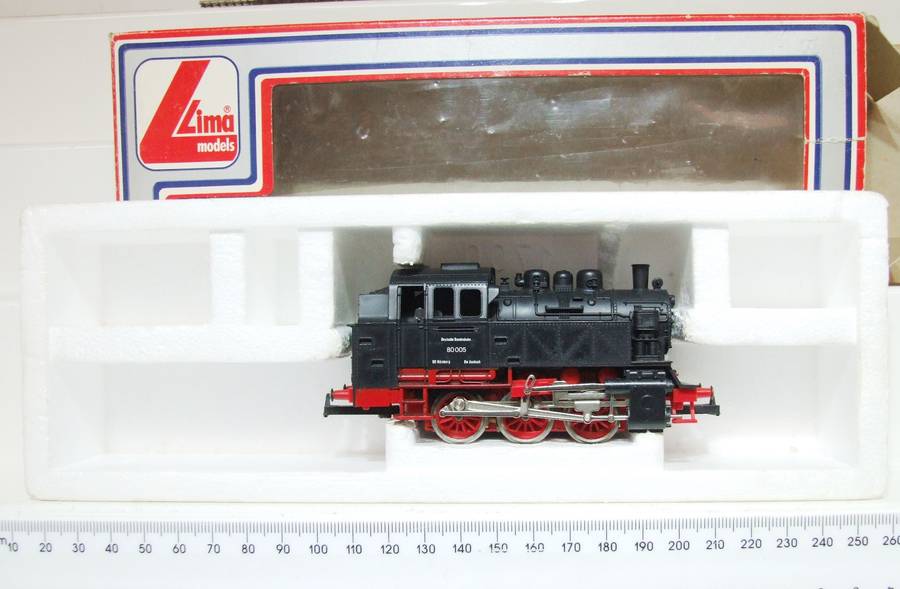 LIMA HO: Vintage 0-6-0 "DB" Tank Steam Locomotive(80 005) in Very Good Running, Boxed Condition.