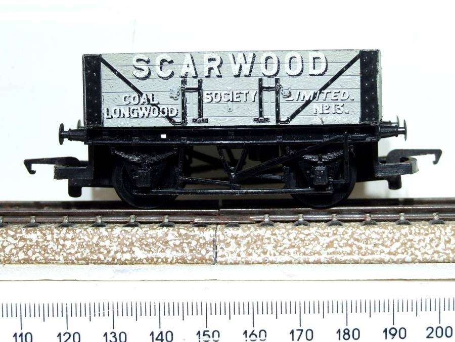 HORNBY OO:  Vintage English "SCAR WOOD" Plank Car in Good Un-Boxed condition.