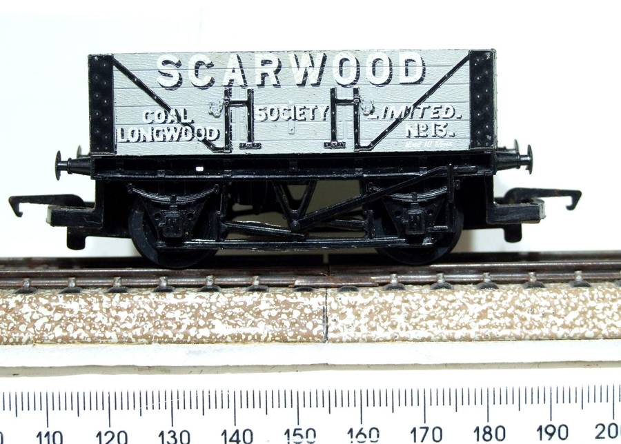 HORNBY OO:  Vintage English "SCAR WOOD" Plank Car in Good Un-Boxed condition.
