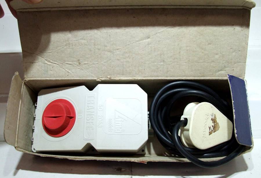 LIMA POWER SUPPLY:  220V/12.5V DC Power Supply/Controller in Like New Used boxed condition(Italy)