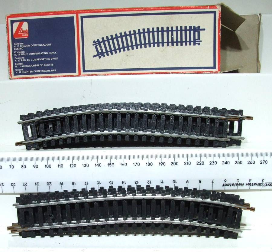 LIMA HO: 8x LH + 4x RH Compensation Steel Track(403036/35) in Good Used Boxed condition.(Italy))