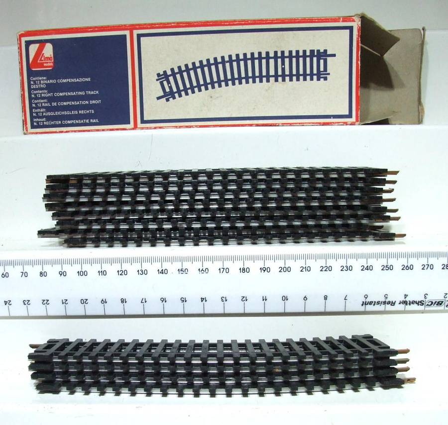 LIMA HO: 8x LH + 4x RH Compensation Steel Track(403036/35) in Good Used Boxed condition.(Italy))