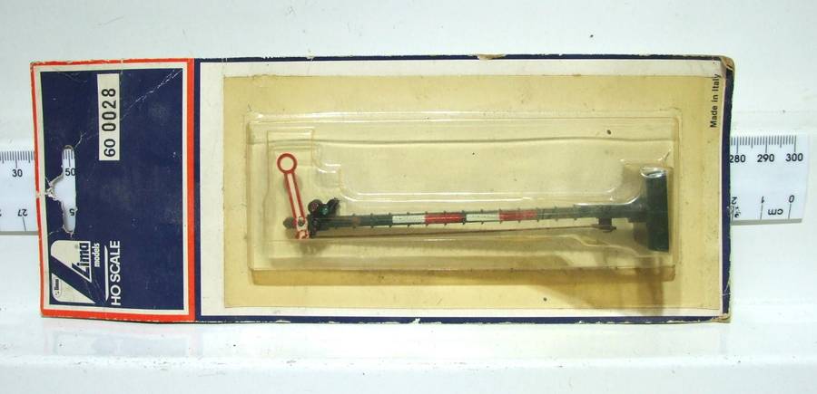 LIMA HO/OO: This Signal is in New Carded Condition.(Italy)