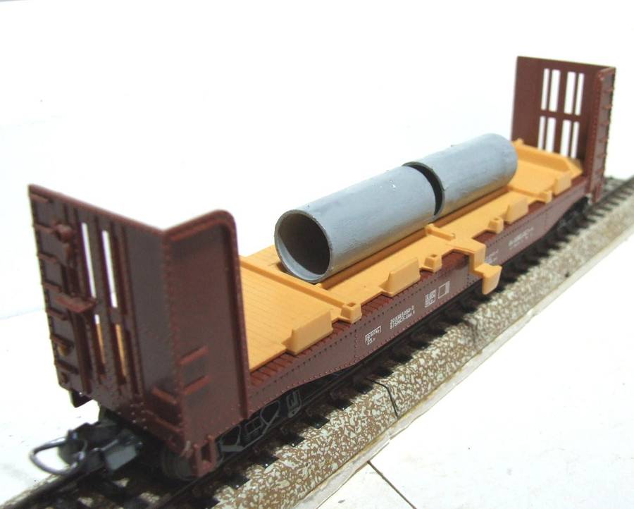 LIMA HO: Concrete Pipe Carrier with Load in Good Un-Boxed, Used Condition (Italy)