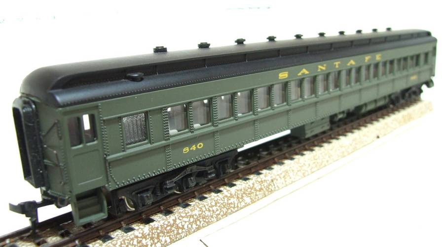 BACHMANN SPECTRUM OO:  Detailed American "SANTA FE" Passenger Coach in Good Un-Boxed condition.