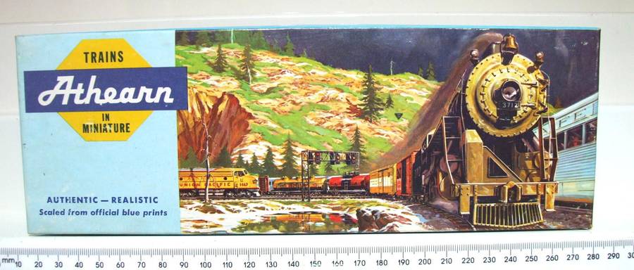 ATHEARN HO: "STAUFFER" 55' Centre Flow Hopper in Good Boxed condition.(USA)