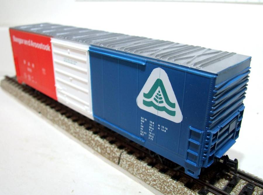 LIFE LIKE HO: 50' Evens Single-Door Box Car in Like New Boxed condition.(USA)