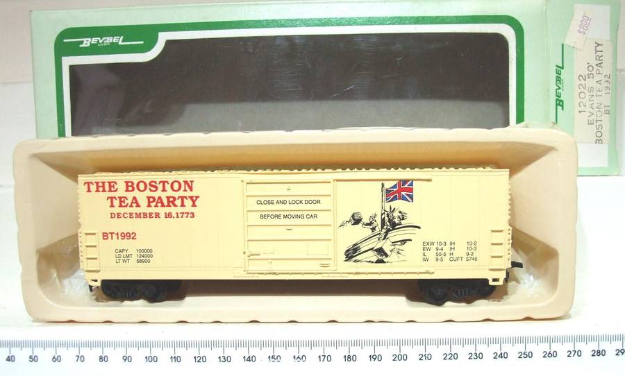 LIFE LIKE HO: 50' Evens BTP Single-Door Box Car in Like New Boxed condition.(USA)