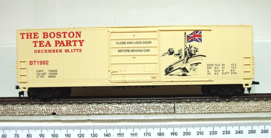 LIFE LIKE HO: 50' Evens BTP Single-Door Box Car in Like New Boxed condition.(USA)