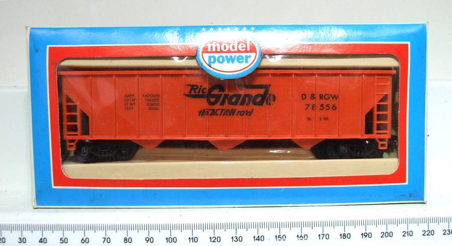 MODEL POWER HO: "RIO GRANDE" 40' Three Bay Hopper in Like New Boxed Condition.