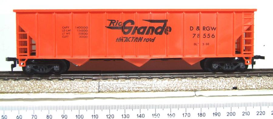 MODEL POWER HO: "RIO GRANDE" 40' Three Bay Hopper in Like New Boxed Condition.