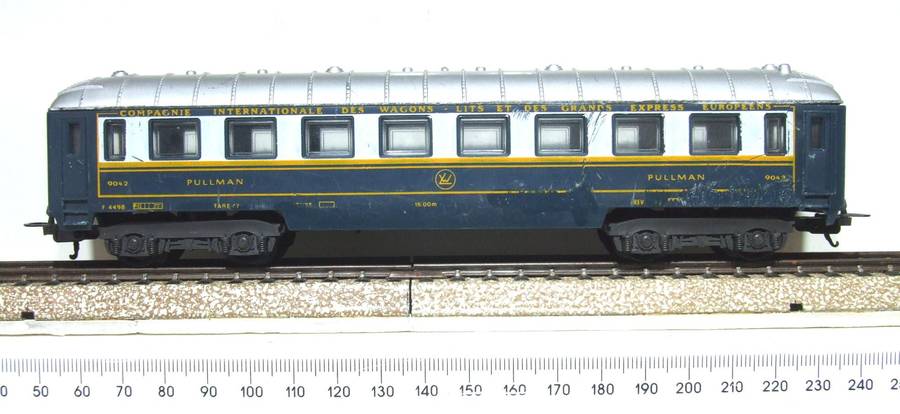LIMA HO:  Vintage " PULLMAN" Junior 1st Class Passenger Coach in Fair Un-Boxed condition (Italy)