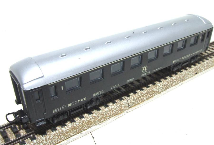 LIMA HO:  Vintage FS Junior 1st Class Passenger Coach in Good Un-Boxed condition (Italy)