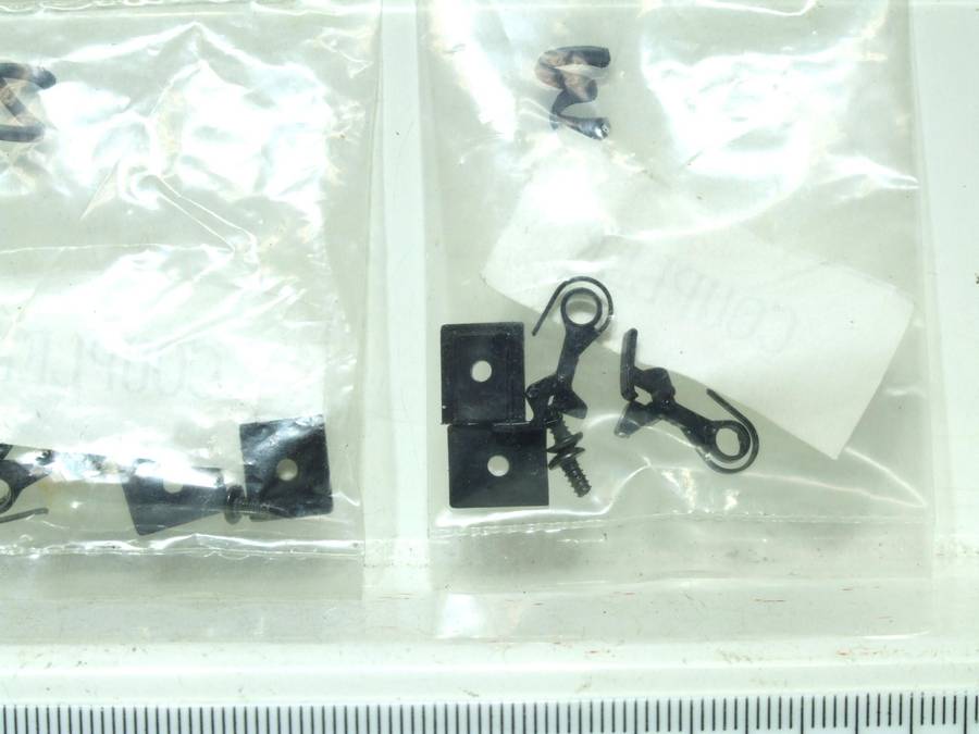 HOOK HORN HO: 3x Sets of Couplings in like New Packaged Condition for Parts.
