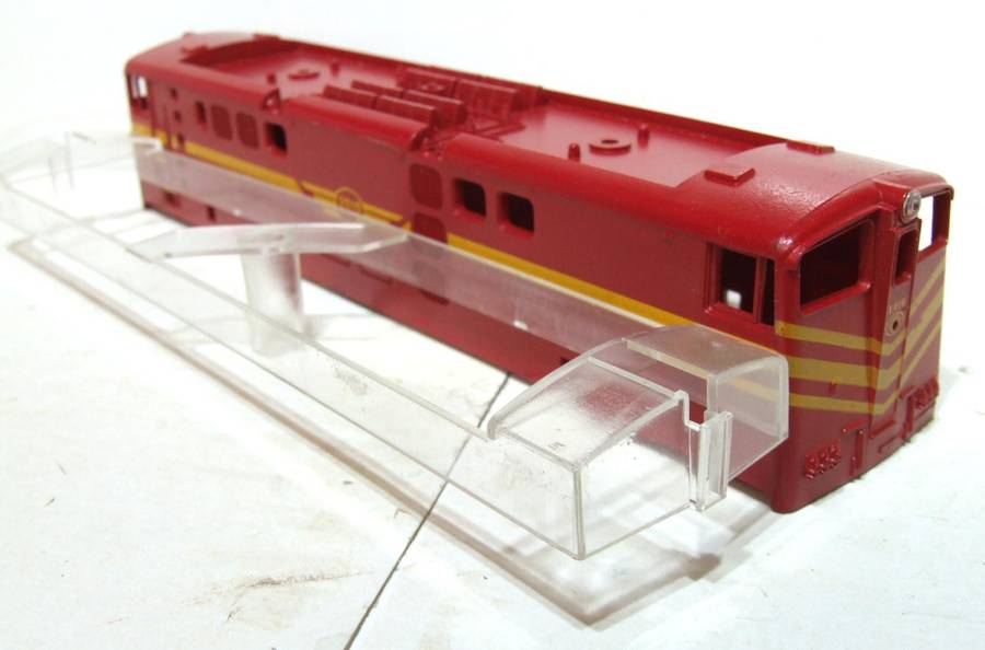 LIMA HO: Red SAR `Trans Karoo` E5 Loco Body in Very Good Condition for Parts or Repair.(Italy)