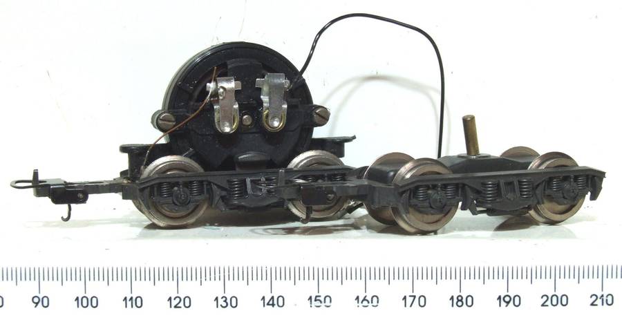 LIMA HO: SAR E5  Loco Power Bogies  in Good Condition for Parts.(Italy)