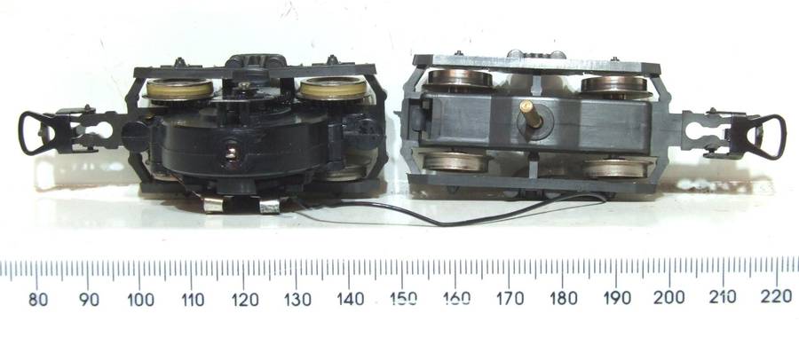 LIMA HO: SAR E5  Loco Power Bogies  in Good Condition for Parts.(Italy)