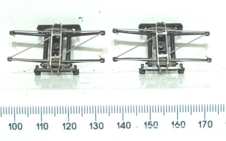 LIMA HO: 1pr SAR E5 Locomotive Pantographs  in Good condition(with new Springs) for Parts.(Italy)