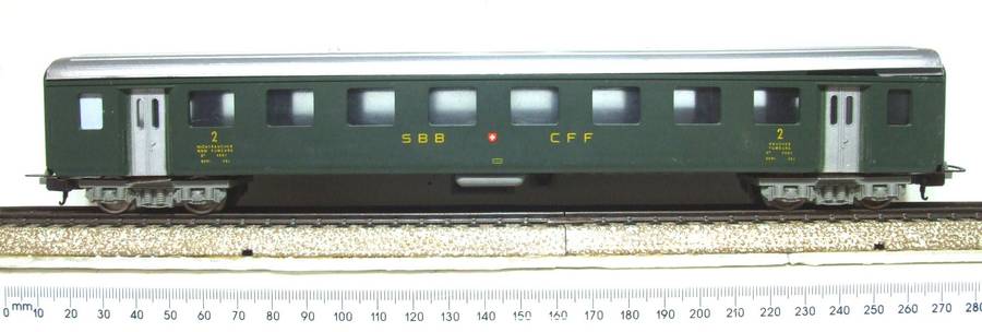 LIMA HO: Vintage SBB SWISS 2nd Class Suburban Passenger Coach in Good, Un-Boxed condition(Italy)