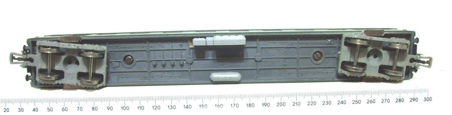 LIMA HO: Vintage SBB SWISS 2nd Class Suburban Passenger Coach in Good, Un-Boxed condition(Italy)