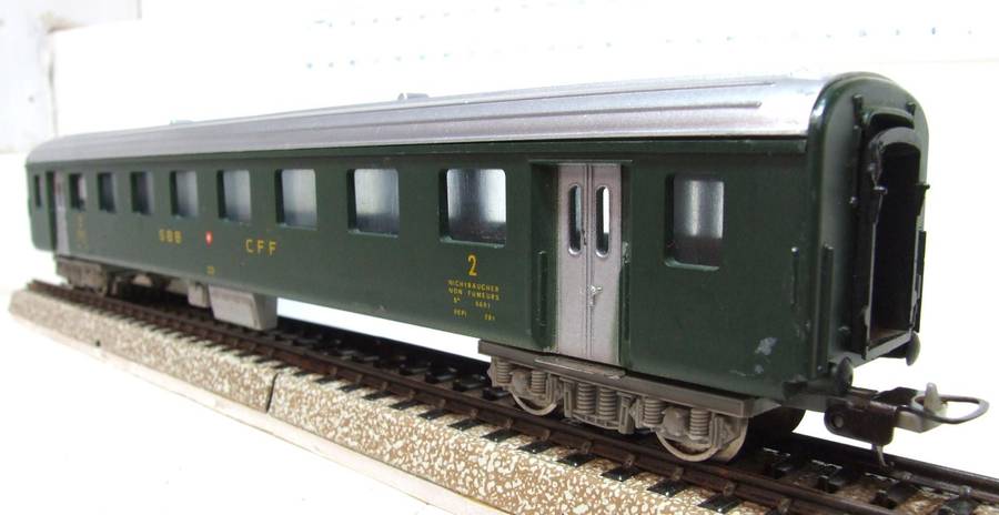 LIMA HO: Vintage SBB SWISS 2nd Class Suburban Passenger Coach in Good, Un-Boxed condition(Italy)