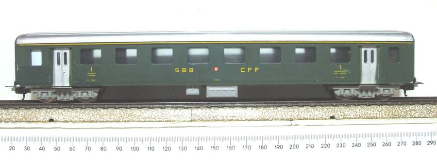 LIMA HO: SBB SWISS 1st Class Suburban Passenger Coach in Good, Un-Boxed condition(Italy)