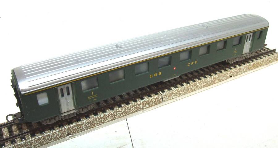 LIMA HO: SBB SWISS 1st Class Suburban Passenger Coach in Good, Un-Boxed condition(Italy)