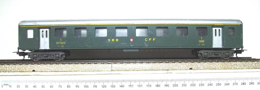 LIMA HO: SBB SWISS 1st Class Suburban Passenger Coach in Fair, Un-Boxed condition(Italy)