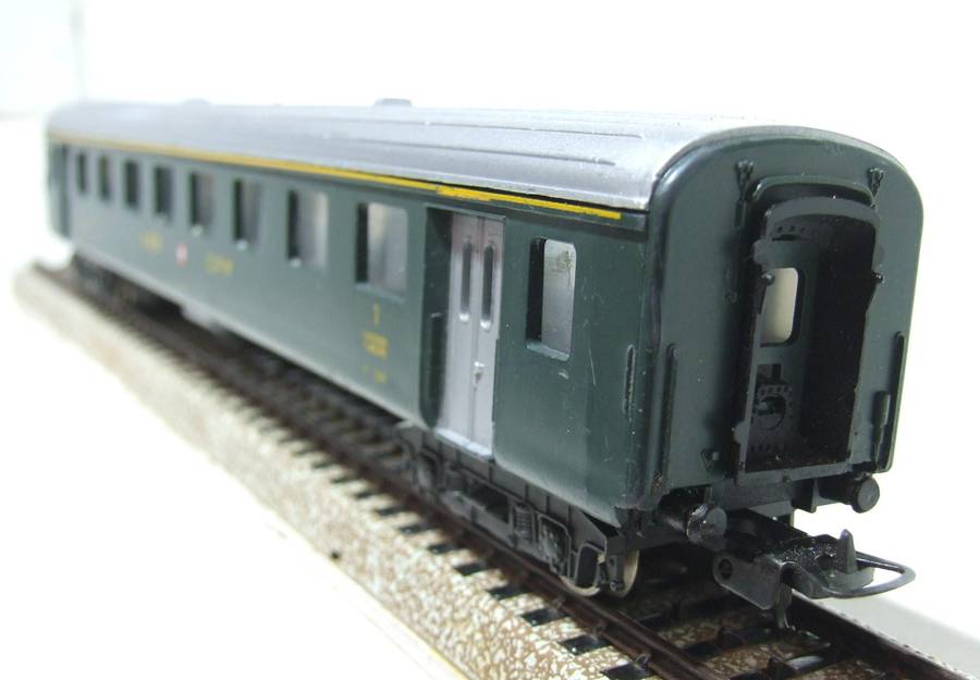 LIMA HO: SBB SWISS 1st Class Suburban Passenger Coach in Fair, Un-Boxed condition(Italy)