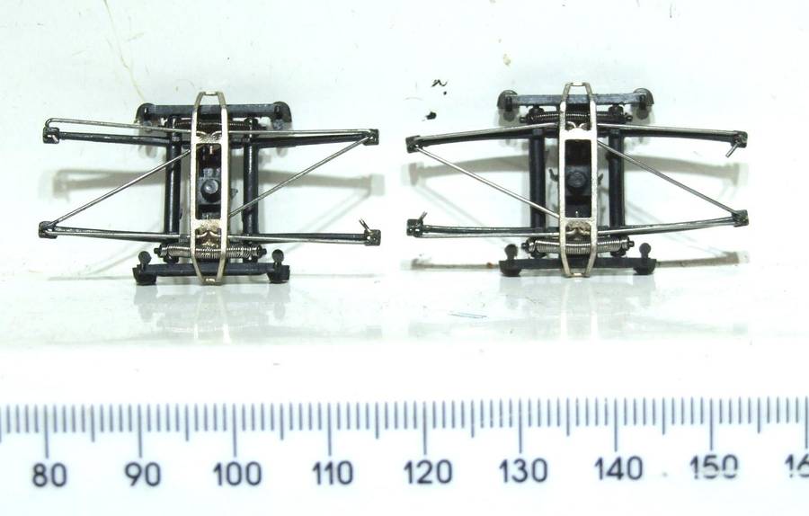 LIMA HO: 1pr SAR E5 Locomotive Pantographs  in Good condition(with new Springs) for Parts.(Italy)