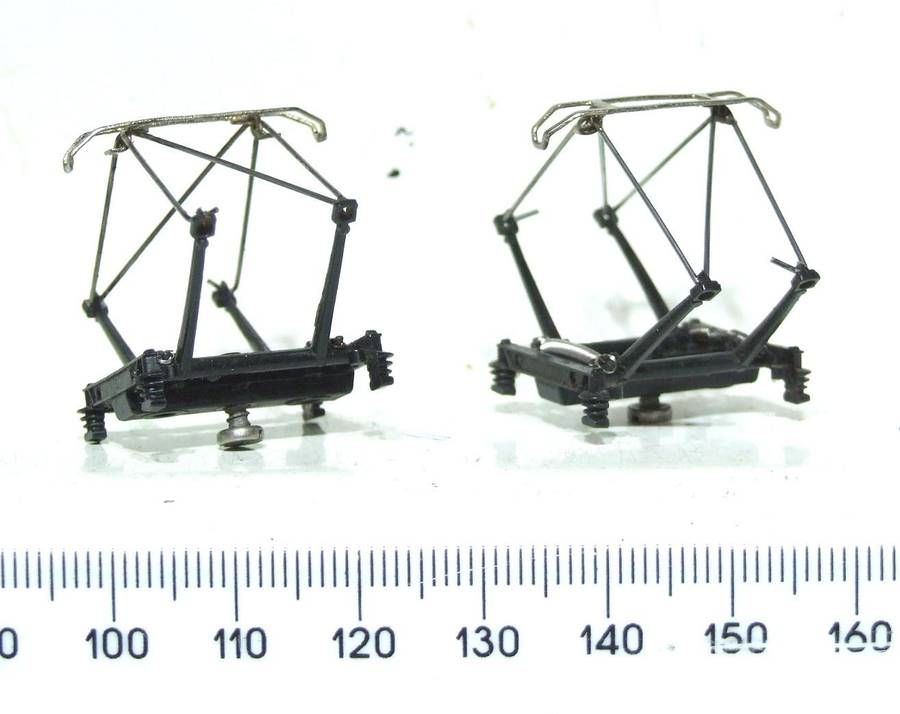 LIMA HO: 1pr SAR E5 Locomotive Pantographs  in Good condition(with new Springs) for Parts.(Italy)