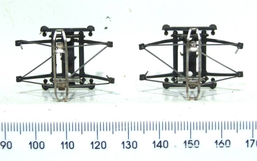 LIMA HO: 1pr SAR E5 Locomotive Pantographs  in Good condition(with new Springs) for Parts.(Italy)