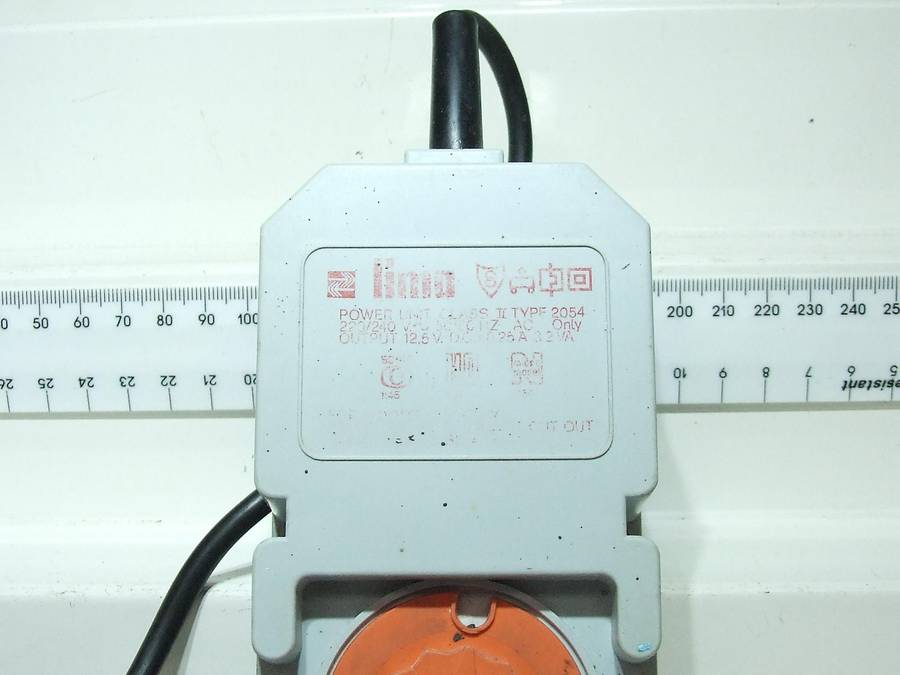 LIMA POWER SUPPLY:   220V/12.5V DC Power Supply/Controller in good un-boxed condition(Italy)
