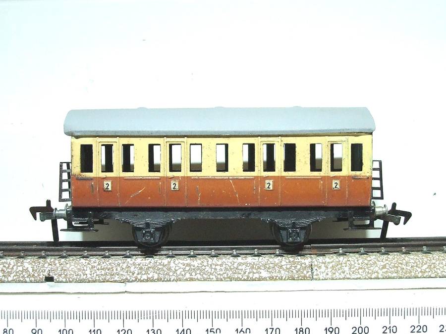 FLEISCHMANN OO: Vintage Junior Passenger Car in  Fair, Un-Boxed condition(GR)