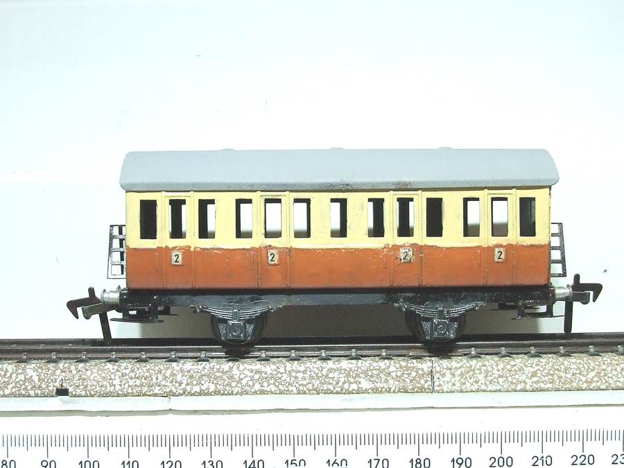 FLEISCHMANN OO: Vintage Junior Passenger Car in  Fair, Un-Boxed condition(GR)