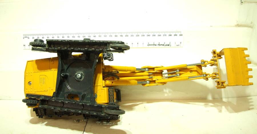 JOAL 1:50: Detailed Incomplete Komatsu PC1100LC  Excavator for Parts or Restoration.